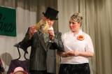 IMG_1244: Paběničtí ochotníci při premiérě hry Slaměný klobouk opět bavili zaplněnou sokolovnu