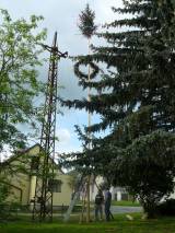 P1360716: Foto, video: Ve Vodrantech stavěli máj dvakrát, při nočním řezání přistihli hochy z Močovic