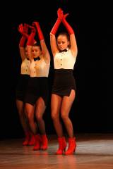 5G6H9090: Foto: V čáslavském Dusíkově divadle tančili žáci Základní umělecké školy