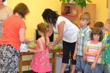 dsc_0599: Děti z MŠ Benešova 7 si v pondělí zazpívaly a rozloučily se s předškoláky