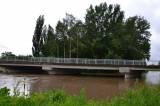 DSC_0326: Ve Zbyslavi nainstalovali mobilní protipovodňové zábrany, hrozí tam Doubrava