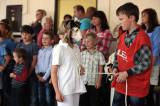 5G6H1120: Děti ze ZŠ a MŠ Křesetice vystoupily s pásmem scének, písniček i říkanek "Dokud se zpívá..."