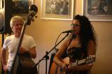 5G6H9672: Kavárna Blues Café nabídla hudbu slovenské dvojice Romanika