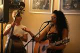 5G6H9673: Kavárna Blues Café nabídla hudbu slovenské dvojice Romanika