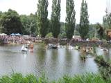 DSCN3650: Foto: První čáslavská neckyáda přilákala na Podměstský rybník plavidla i diváky