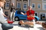 5G6H5619: Foto: Kutnohoráci si na Palackého náměstí mohli vyzkoušet první pomoc