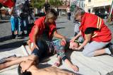 5G6H5632: Foto: Kutnohoráci si na Palackého náměstí mohli vyzkoušet první pomoc