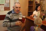 5G6H7332: Foto: Nedělní odpoledne patřilo v pohostinství Černý Beránek seniorům
