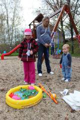 IMG_9490: Foto: Děti ve Vodrantech si mají kde hrát, v pondělí jim otevřeli nové hřiště