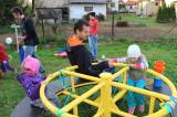 IMG_9716: Foto: Děti ve Vodrantech si mají kde hrát, v pondělí jim otevřeli nové hřiště