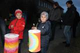 5G6H6542: Foto: Lampionový průvod v Červených Janovicích zakončili dětskou diskotékou