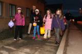 5G6H6601: Foto: Lampionový průvod v Červených Janovicích zakončili dětskou diskotékou