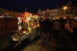 5G6H5718: Foto: Do Kolína dorazily Vánoce, v pátek tam rozsvítili smrk na náměstí