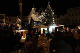 5G6H5734: Foto: Do Kolína dorazily Vánoce, v pátek tam rozsvítili smrk na náměstí