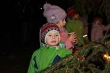 IMG_4348: Foto: Atmosféra Vánoc dorazila i do Žehušic, kde rozsvítili nově vysazený vánoční strom