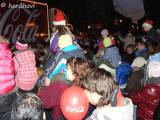 P1300463: Foto, video: Červený kamion se Santou opět po roce potěšil čáslavské děti