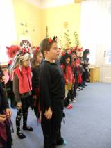 DSCN2792: Čerti z Masaryčky zpívali dětem z Mateřské školy Benešova
