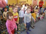 DSCN2826: Čerti z Masaryčky zpívali dětem z Mateřské školy Benešova