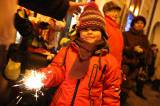 6G6H8034: Foto, video: Kutnohoráci rozsvítili vánoční strom na náměstí ve středu