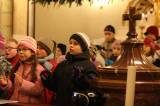 5G6H4259: Foto: Děti z MŠ a ZŠ v Červených Janovicích zazpívaly v kostele sv. Martina