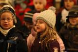 5G6H4280: Foto: Děti z MŠ a ZŠ v Červených Janovicích zazpívaly v kostele sv. Martina