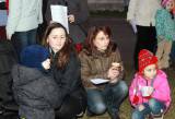 IMG_5661: Foto: Obyvatelé Horky I a okolí si vánoční čas zpestřili zpíváním koled u stromečku