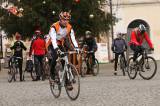 5G6H0117: Foto: Nový rok cyklisté zahájili tradiční novoroční vyjížďkou na Sion