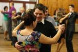 5G6H1072: Foto: Na úvod tanečních pro dospělé si manželé Novákovi připravili blues a rumbu