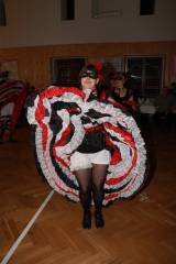 IMG_6455: Foto: Pestrá paleta masek tančila na Sportovním plese v suchdolské sokolovně