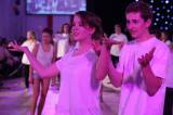 5G6H1544: Foto: Nosným tématem sobotního plesu Církevního gymnázia byli maturanti sami