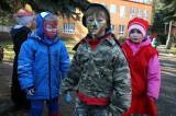 5G6H7688: Foto: Děti z mateřské školky potěšily Žleby masopustním průvodem