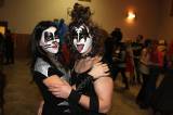 5G6H9826: Foto: Členové skupiny Kiss zapařili na karnevale na skladby Kabátu