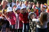 5G6H8179: Foto, video: Na zahradě Mateřské školky Pohádka ve čtvrtek přivítali jaro