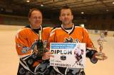 5G6H9045: Foto: Hokejisté z Velkého Oseka získali double, vyhráli soutěž i turnaj!