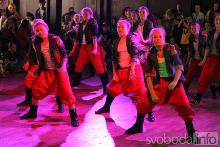 Foto: Amatérská taneční soutěž Čáslavský čtyřlístek po roce opět zaplnila sál hotelu Grand