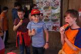 5G6H9080: Foto: Kromě zmrzliny se děti v Nových Dvorech vyřádí na trampolíně a skákacím hradu