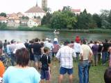 P1320969: Foto, video: Hladinu Podmětského rybníku čeřila po domácku vyrobená plavidla