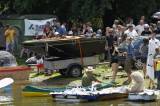 _MG_6783: Foto, video: Hladinu Podmětského rybníku čeřila po domácku vyrobená plavidla