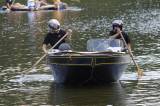 _MG_6834: Foto, video: Hladinu Podmětského rybníku čeřila po domácku vyrobená plavidla