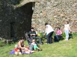 P1330155: Foto: Folkovou muziku si v sobotu vychutnali v prostorách hradu Lichnice