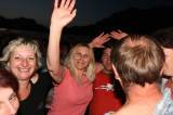 4G6H7886: Foto: Horkou letní noc v Tupadlech ozdobila zábava se skupinou Punc