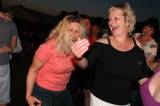 4G6H7945: Foto: Horkou letní noc v Tupadlech ozdobila zábava se skupinou Punc