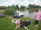 DSCN6794: Foto: První ročník nepoměřické neckyády přilákal na rybník jedenáct plavidel!