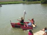 DSCN6841: Foto: První ročník nepoměřické neckyády přilákal na rybník jedenáct plavidel!