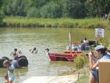 DSCN6848: Foto: První ročník nepoměřické neckyády přilákal na rybník jedenáct plavidel!