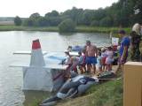 DSCN6886: Foto: První ročník nepoměřické neckyády přilákal na rybník jedenáct plavidel!