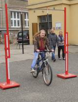 brden04: Branný den na ZŠ T.G. Masyryka prověřil i zručnost žáků při jízdě na kole