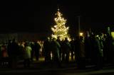 IMG_8066: Foto: O první adventní neděli rozsvítili vánoční stromeček také v Žehušicích 