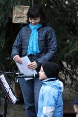 IMG_7906: Foto: Vánoční strom svítí i v Tupadlech u Čáslavi, na děti čekaly sladké dárečky!