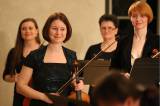 5G6H6628: Foto: Publikum ocenilo koncert Kutnohorského komorního orchestru potleskem ve stoje